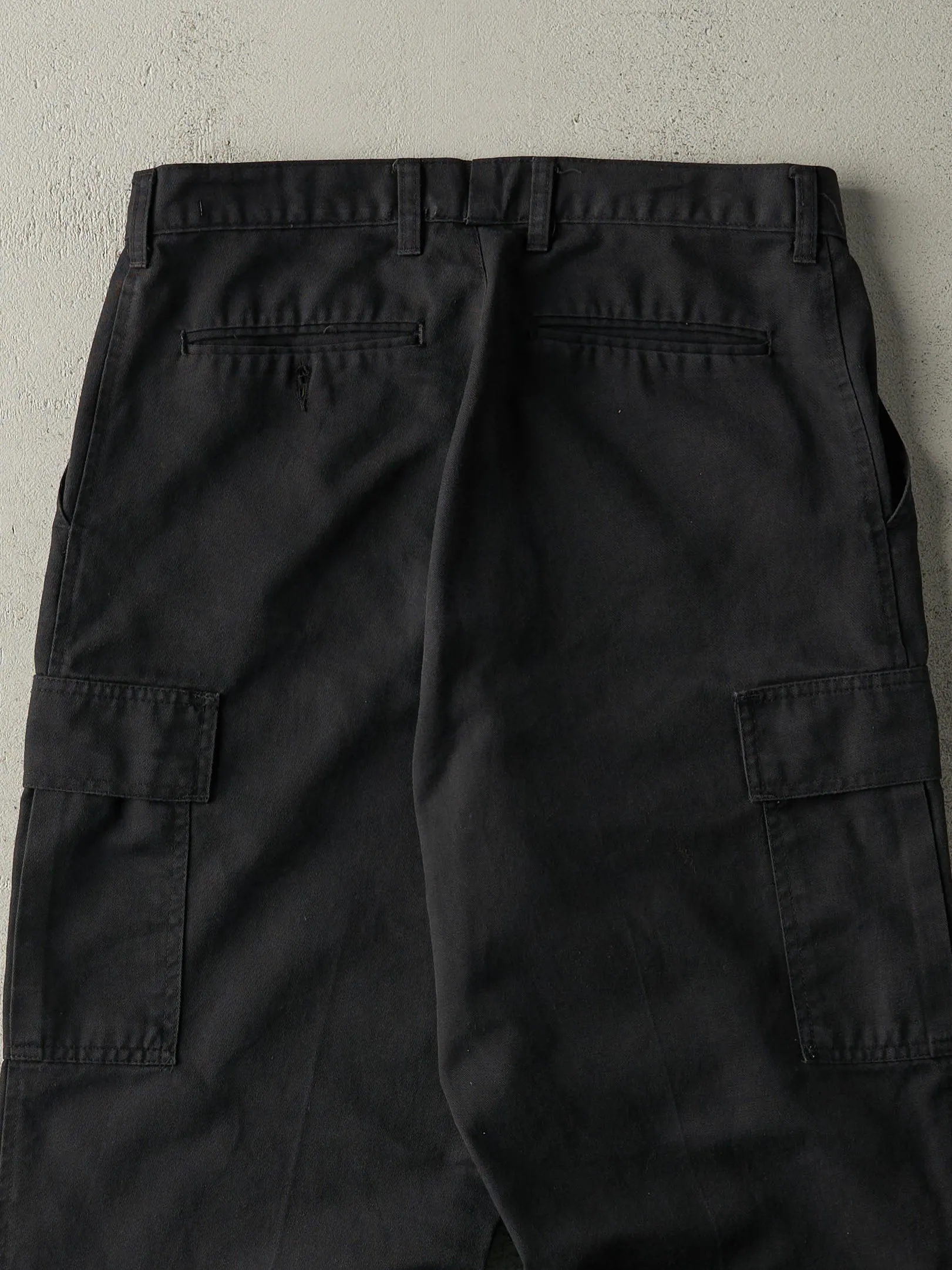 Vintage Y2K Black Cargo Work Pants (31.5x30)