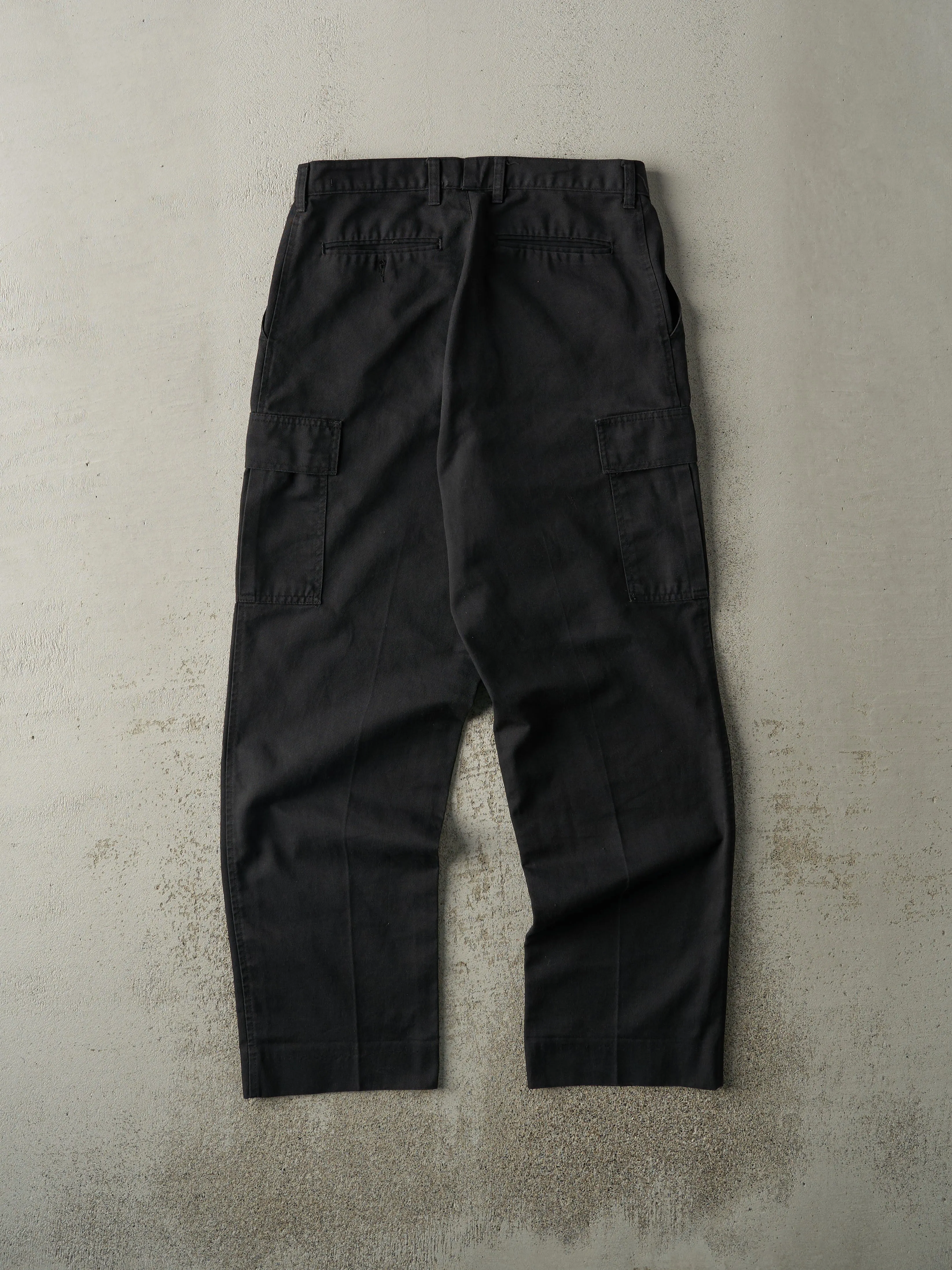 Vintage Y2K Black Cargo Work Pants (31.5x30)